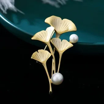 Vintage Gold Tone Crystal Pearl Brooch